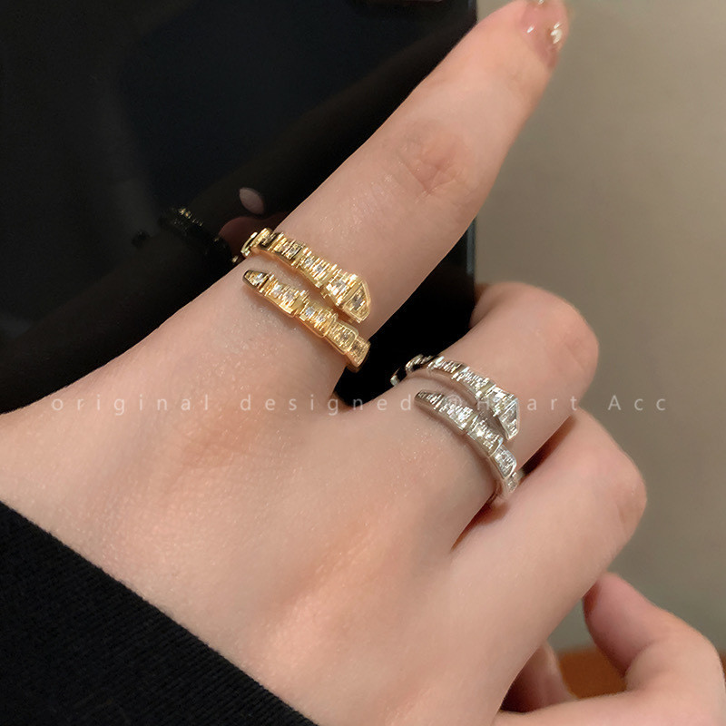 2024 Full Diamond Open Snake Ring Female Light Luxury Snake Bone Ring