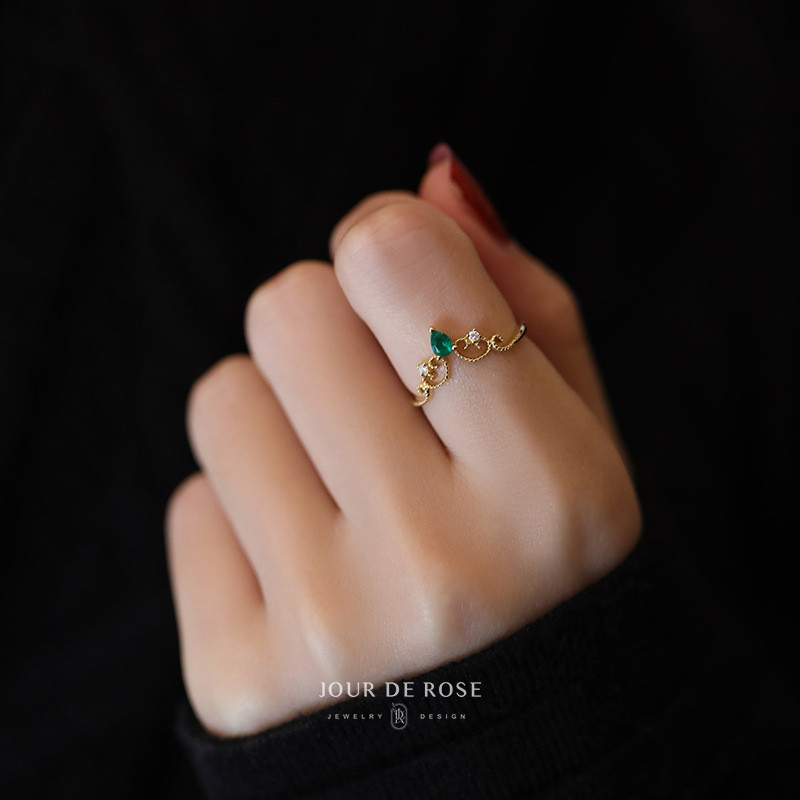 Nhẫn Vàng 18K Ngọc Lục Bảo Thiết Kế Mở Retro, Phong Cách Sang Trọng Công Chúa Ngày Lễ