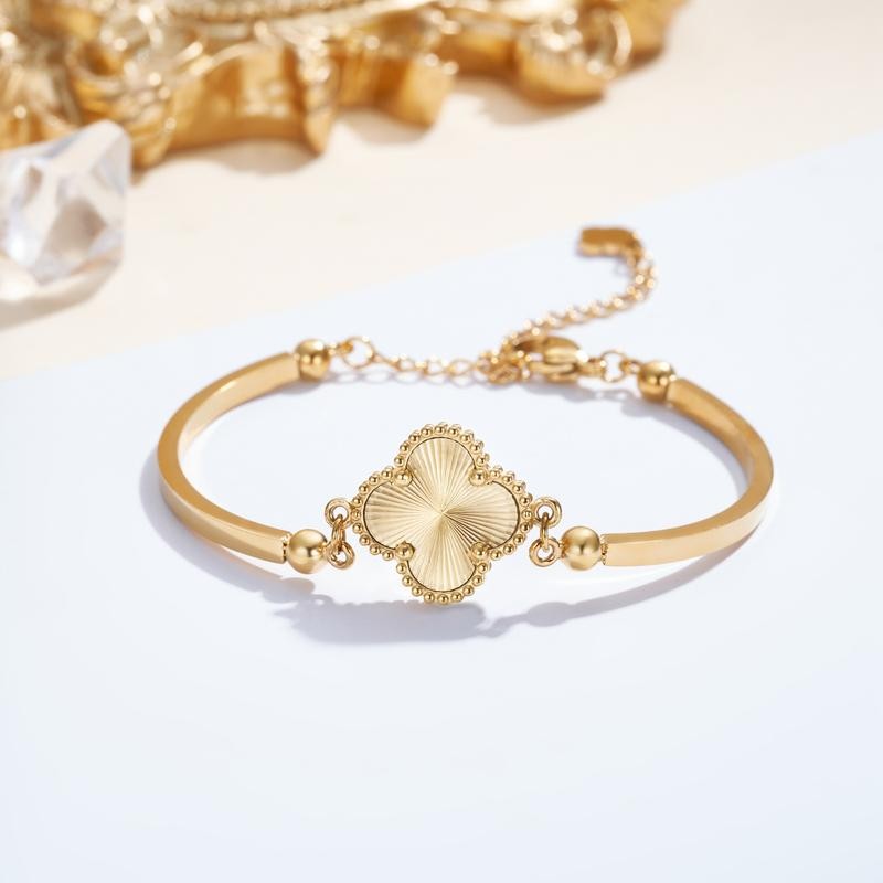Minimalist Single Flower Double-Sided Bracelet for Women, Light Luxury Fashion High-End Design, Tita