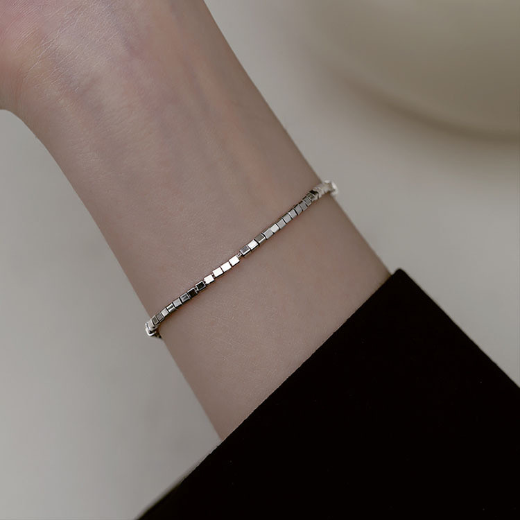 Vòng tay Molly hình học vuông từ bạc S925 Hàn Quốc, Dongdaemun - Thiết kế sang trọng và cao cấp