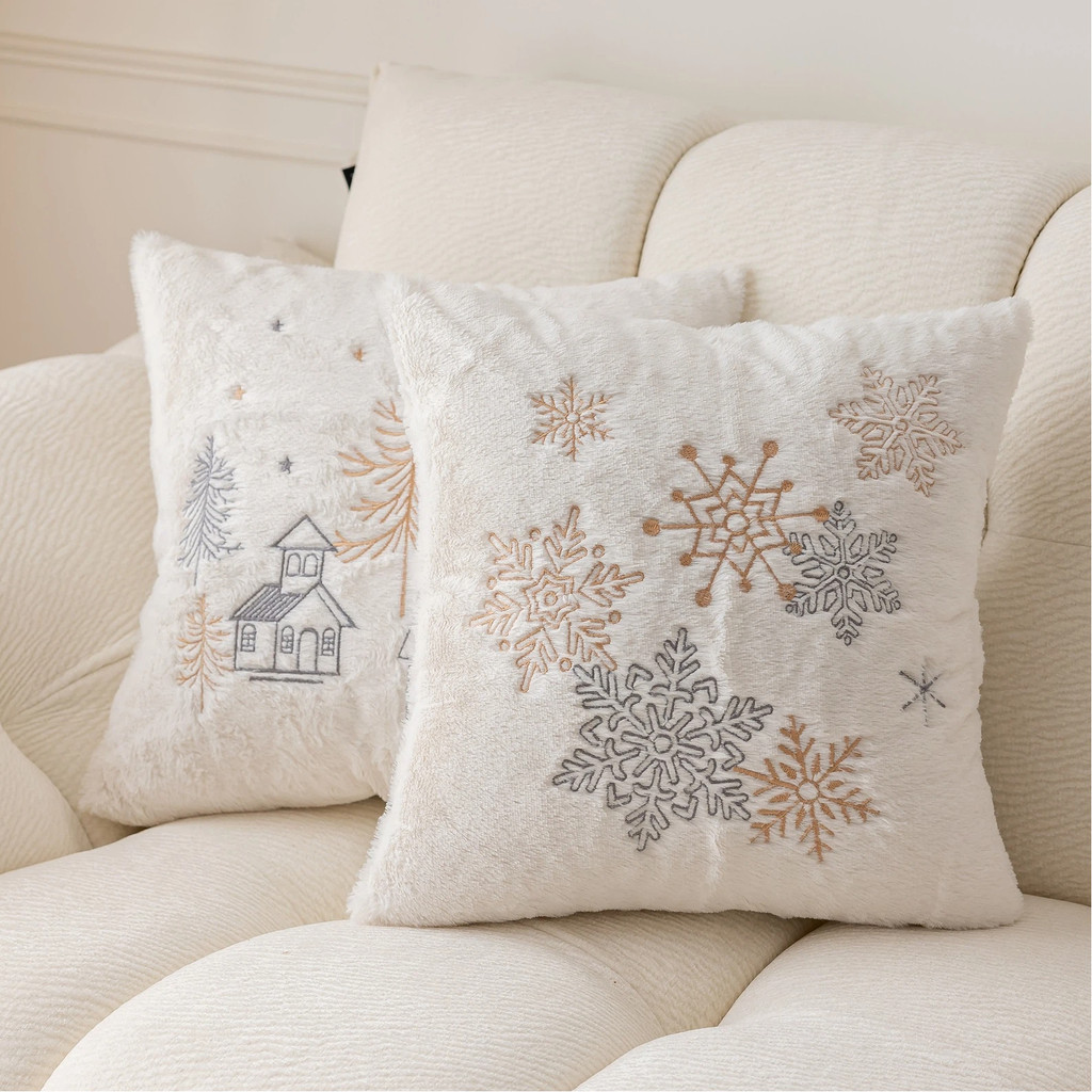 Christmas Pillow Cover 45x45cm Fluffy White Faux Fur Pillow Covers with Gold Sequin Snowflakes Throw
