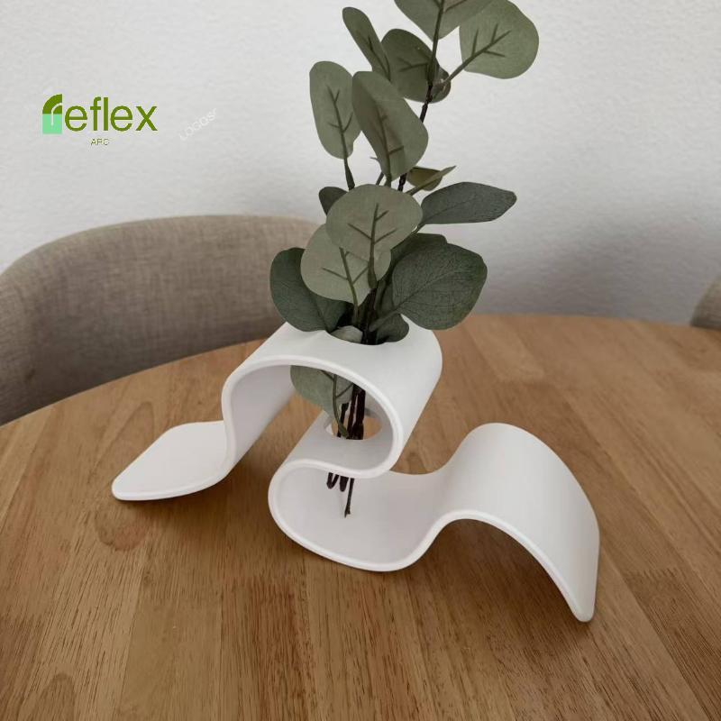 Reflex Arc Ins Style Minimalist White Plastic Vase Curved Wavy Design Decorative Vase for Photo Prop