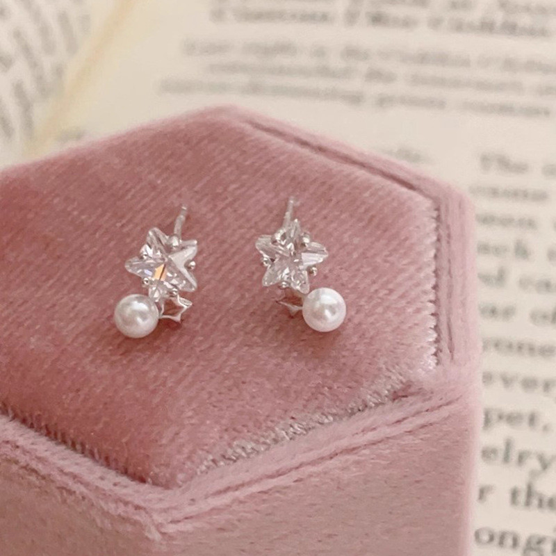 Influencer Đi Làm Giả Bông Tai Ngọc Trai Nữ Nhật Bản Ánh Sáng Hàn Quốc Sang Trọng Thiết Kế Ngôi Sao 2026 Phong Cách Mới Sang Trọng Bông Tai Ngôi Sao Năm Cánh