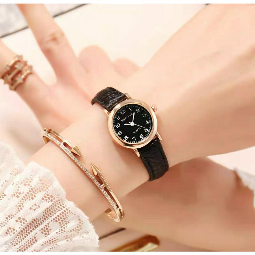 Women’s White Leather Quartz Watch Small Round Fashion Ladies Wristwatch Bracelet Relo W0213