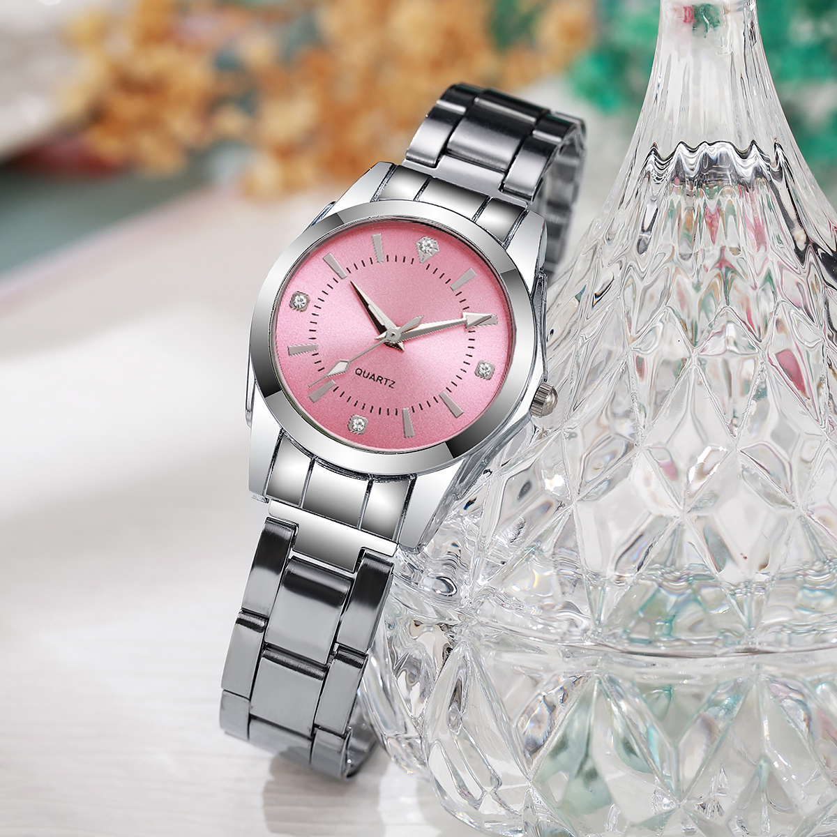 Elegant Women's Watches with Fashionable Rhinestones Ladies' Quartz Wristwatches (Without Box)