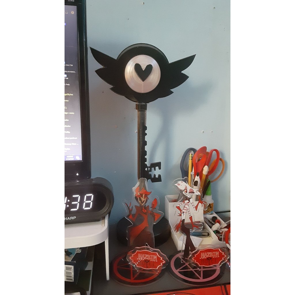 Mô hình chìa khóa Hazbin Hotel key trang trí để bàn