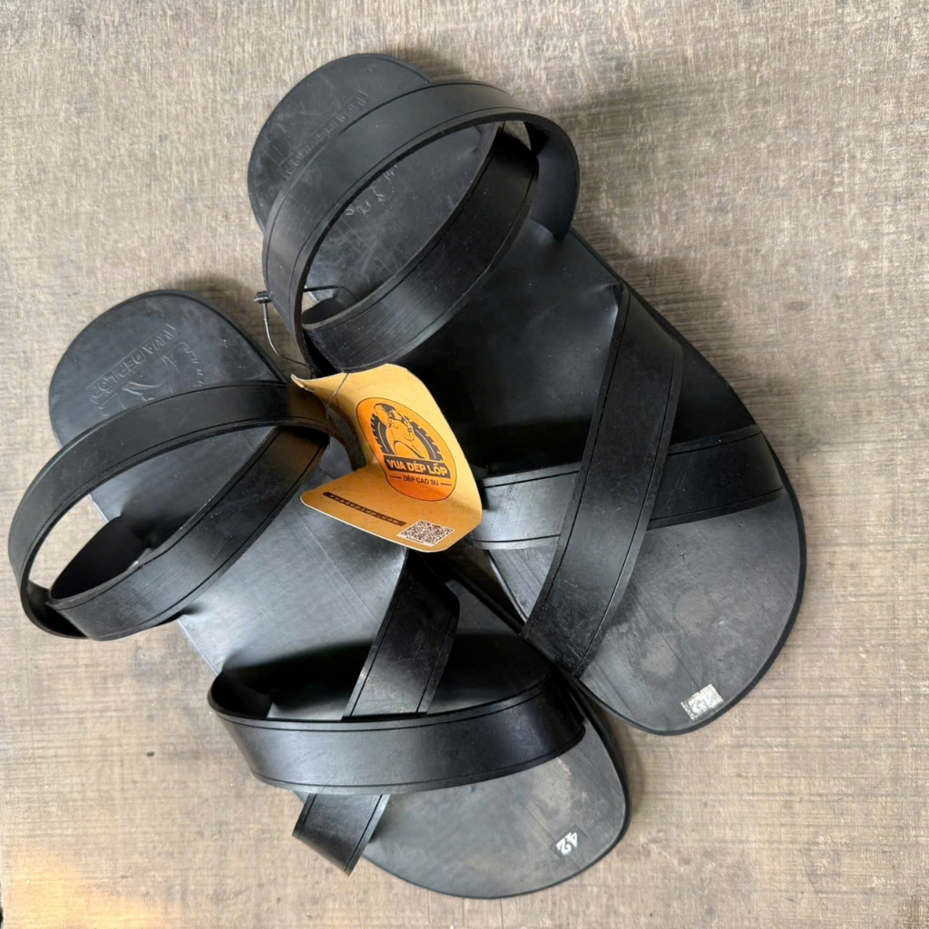 Dép cao su thách đấu 4 quai chéo máy bay, thương hiệu VUA DÉP LỐP Phạm Quang Xuân