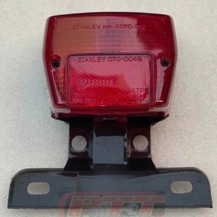 Đen hậu đèn lái sau cub 82. dd ,hàng đep